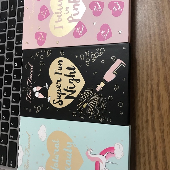 Too faced holiday palette - Picture 2 of 3